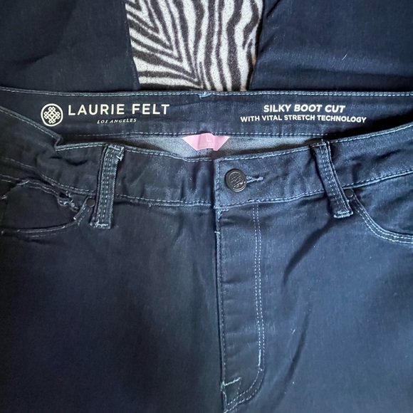 NWOT Laurie Felt Regular Pull-on Bootcut Knit Clean Jeans SIZE LARGE - Picture 6 of 7